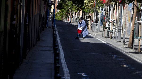 Mortes diárias voltam a subir em Espanha Mortes diárias voltam a subir em Espanha