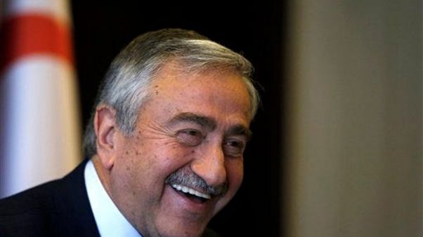 Απευθείας επικοινωνία με τον ΠΟΥ επιδιώκει με επιστολή του ο Ακιντζί Απευθείας επικοινωνία με τον ΠΟΥ επιδιώκει με επιστολή του ο Ακιντζί