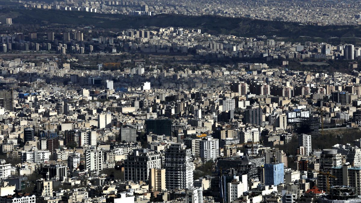 بانک مرکزی ایران گزارش داد: رکود سنگین بازار، کاهش قیمت و رشد اجاره بهای مسکن در تهران 