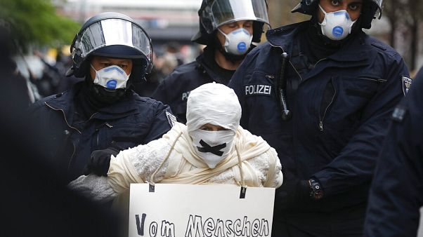 Protesto contra medidas de confinamento em Berlim Protesto contra medidas de confinamento em Berlim