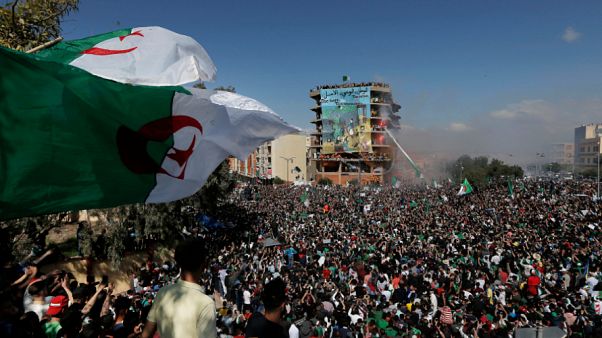 الجزائر: إرجاء محاكمة "سجين الحراك"كريم طابو في قضية ثانية الجزائر: إرجاء محاكمة "سجين الحراك"كريم طابو في قضية ثانية
