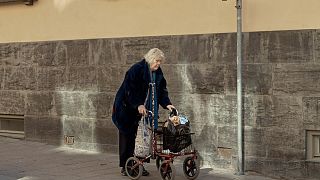 هل يدفع كبار السن ثمن سياسات السويد بالتعامل مع فيروس كورونا؟