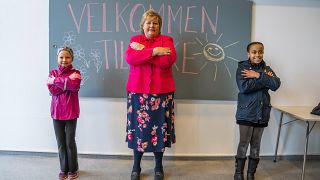Η πρωθυπουργός της Νορβηγίας επισκέφθηκε σήμερα δημοτικό σχολείο που άνοιξε στο Όσλο