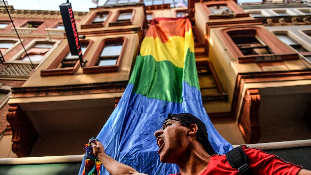 جدل بين مسؤول ديني تركي ونقابة المحامين بسبب المثلية الجنسية