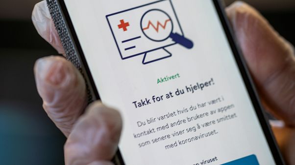App traccia Covid-19: il dibattito avanza tra tanti dubbi e poche certezze App traccia Covid-19: il dibattito avanza tra tanti dubbi e poche certezze