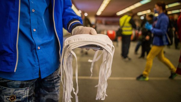 Koronavírus - Kötelező a maszk használata a fővárosi tömegközlekedés járatain Koronavírus - Kötelező a maszk használata a fővárosi tömegközlekedés járatain