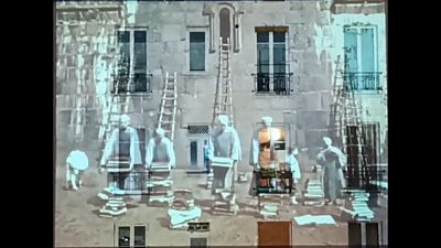 Karanténművészet a párizsi házfalon
