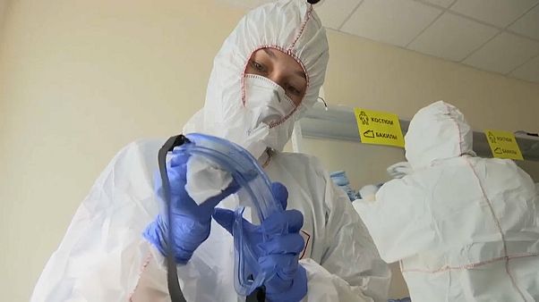 Минздрав призывает экономить средства индивидуальной защиты Минздрав призывает экономить средства индивидуальной защиты