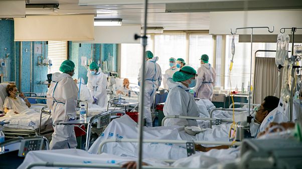 لا يقتصر على عملية التنفس .. فيروس كورونا قد يصيب بجلطات دموية أيضاً لا يقتصر على عملية التنفس .. فيروس كورونا قد يصيب بجلطات دموية أيضاً
