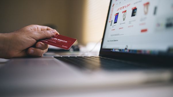 Ελλάδα: «Επιμένουν Ελληνικά» τρεις στους τέσσερις καταναλωτές διαδικτυακών καταστημάτων Ελλάδα: «Επιμένουν Ελληνικά» τρεις στους τέσσερις καταναλωτές διαδικτυακών καταστημάτων