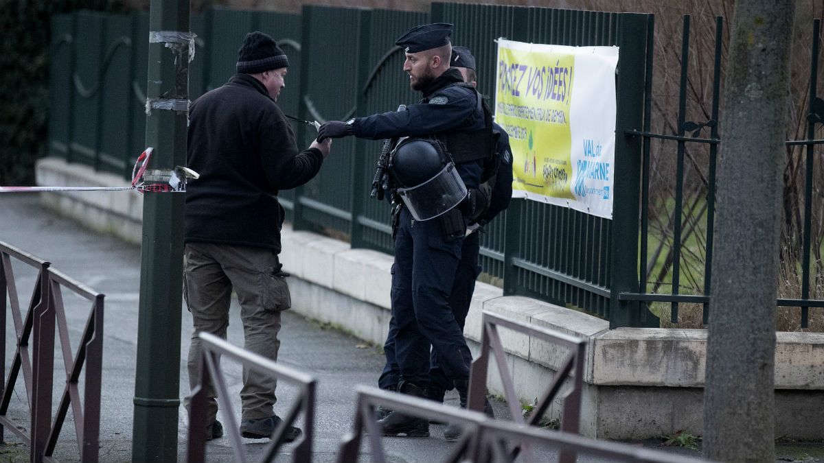 شناسایی عامل حمله به دو افسر پلیس فرانسه؛ «راننده مهاجم وابسته به گروه داعش است»