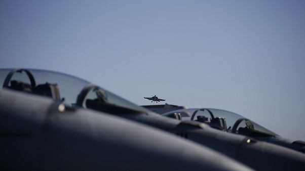 Un avion de chasse F/A-18 Super Hornet de l'US Navy dans le ciel de la Corée du Sud, le 28 octobre 2015 Un avion de chasse F/A-18 Super Hornet de l'US Navy dans le ciel de la Corée du Sud, le 28 octobre 2015