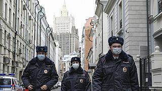 "Niente parolacce davanti ai bambini": il nuovo codice etico della polizia russa