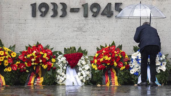 Stilles Gedenken: 75 Jahre Befreiung des KZ Dachau Stilles Gedenken: 75 Jahre Befreiung des KZ Dachau