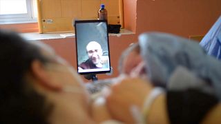 Papás virtuales en los partos de un hospital de Génova