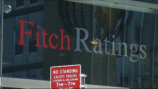 Il declassamento di Fitch non spaventa l'Italia e i mercati Il declassamento di Fitch non spaventa l'Italia e i mercati