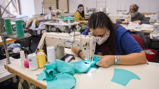 La pandemia brinda reconocimiento a los trabajadores con bajos salarios La pandemia brinda reconocimiento a los trabajadores con bajos salarios