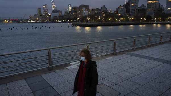 Investigan hallazgo de cadáveres en Nueva York, Trump dice que el coronavirus se creó en Wuhan Investigan hallazgo de cadáveres en Nueva York, Trump dice que el coronavirus se creó en Wuhan