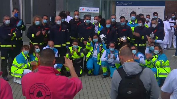 España cierra el hospital de IFEMA al confirmarse la tendencia a la baja en las muertes diarias España cierra el hospital de IFEMA al confirmarse la tendencia a la baja en las muertes diarias