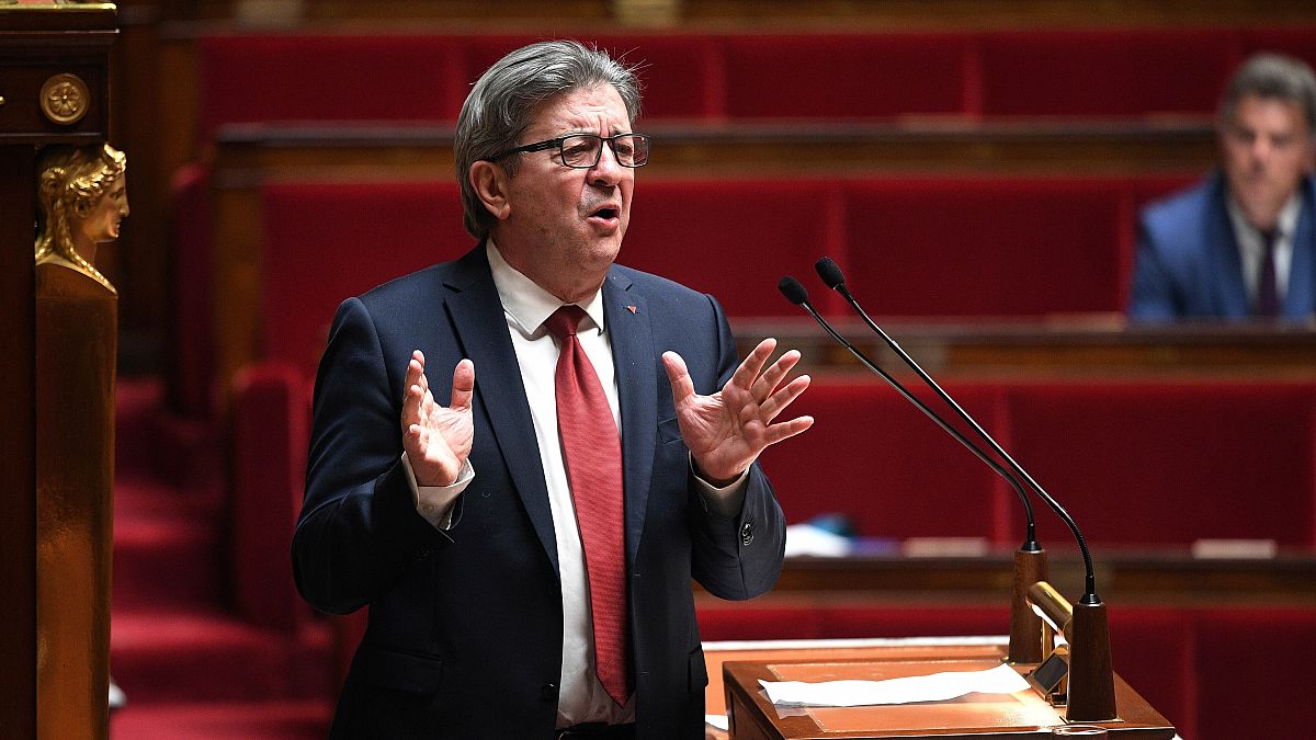 Aşırı solcu "Boyun Eğmeyen Fransa" partisi lideri Jean Luc Melenchon