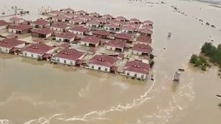 ده‌ها هزار نفر در ازبکستان و قزاقستان بدنبال شکستن سد «سردابه» از پیرامون رود سیحون تخلیه شدند