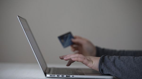 Türkiye'de internetten alışveriş oranı giderek artıyor Türkiye'de internetten alışveriş oranı giderek artıyor