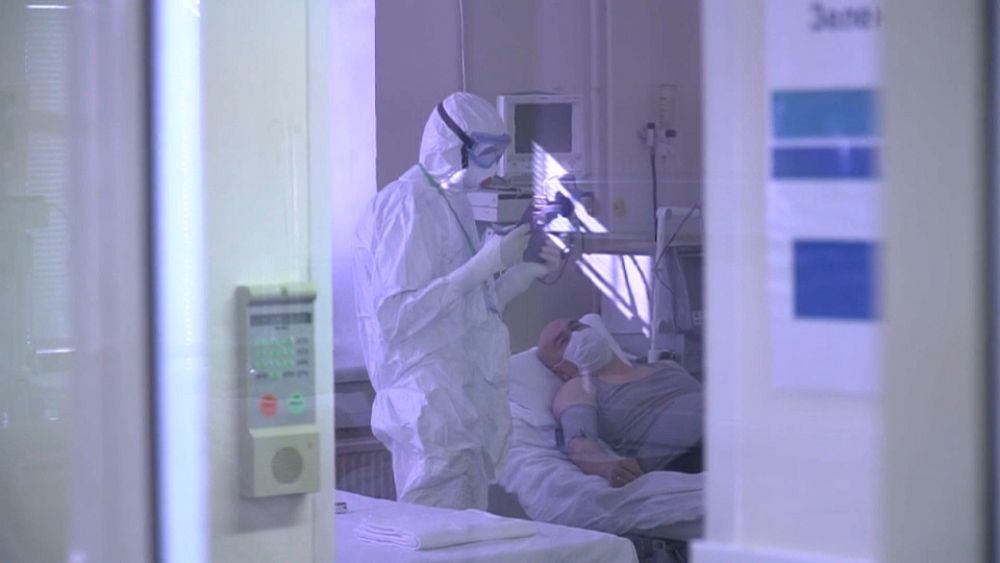 Record de contaminations en Russie, tandis que les pays européens déconfinent chacun à leur rythme