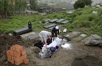 شمار قربانیان کرونا در ایران به کمتر از ۵۰ نفر رسید؛ صعود مبتلایان در تاجیکستان و افغانستان
