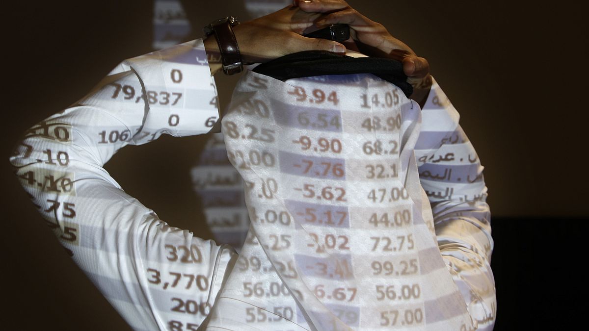 اجراءات لمواجهة كورونا تؤثر على سوق الأسهم السعودي