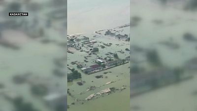 Прорыв узбекской дамбы затопил юг Казахстана