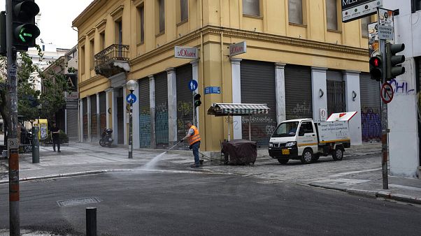 Υπ. Οικονομικών: Δύο σενάρια για την ύφεση της ελληνικής οικονομίας Υπ. Οικονομικών: Δύο σενάρια για την ύφεση της ελληνικής οικονομίας