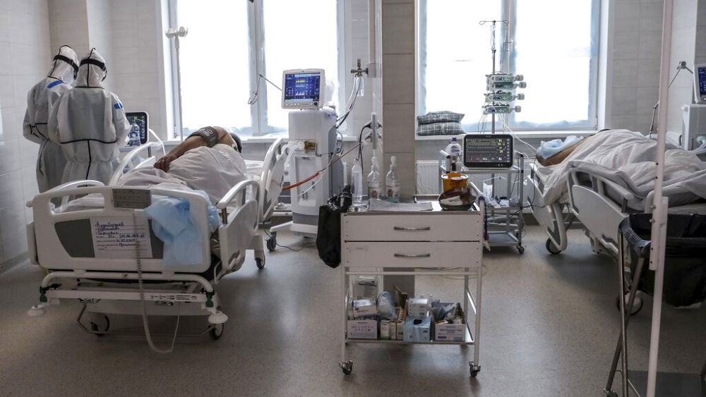 Coronavirus: Russia hits new daily COVID-19 record as hospitals struggle to cope | Euronews