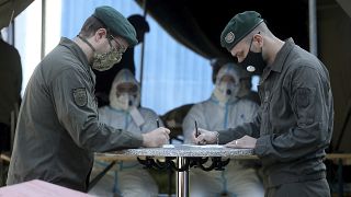 Áustria mobiliza militares na reserva para lutar contra coronavírus