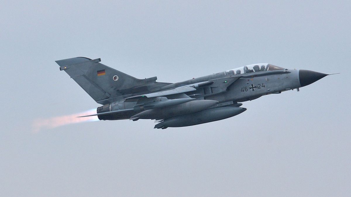 Photo d'illustration : un avion de combat allemand Tornado décollant de la base de l'armée de l'Air de Jagel, dans le nord de l'Allemagne, le 10 décembre 2015.
