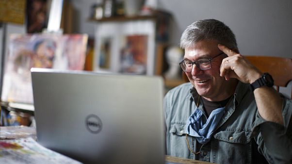 Reforçar competências digitais em tempos de confinamento Reforçar competências digitais em tempos de confinamento