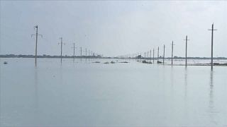 Наводнение в Казахстане: вода не уходит
