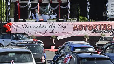 Hochzeit im Düsseldorfer Autokino - Ja-Wort trotz Coronakrise