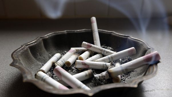 El Ministerio de Sanidad español advierte que fumar no protege del coronavirus El Ministerio de Sanidad español advierte que fumar no protege del coronavirus