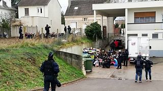 دادگستری فرانسه پلیس این کشور را به اتهام شکنجه کودکان زیر ۱۵ سال تحت تعقیب قرار داد