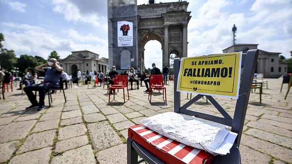 Protesta de los propietarios de bares y restaurantes en Milán Protesta de los propietarios de bares y restaurantes en Milán
