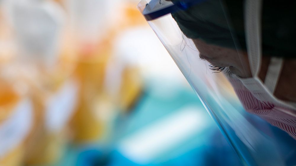 Coronavirus : les Espagnols se testent avant de reprendre le travail