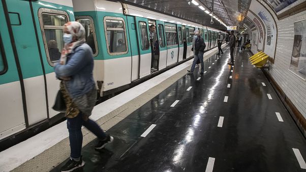 Europa trata de salvar la salud y la economía Europa trata de salvar la salud y la economía