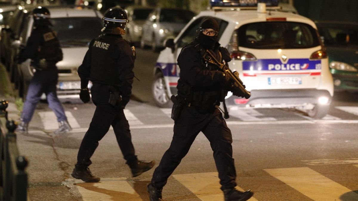 Túlkapásokkal vádolják a francia külvárosi fiatalok a rendőrséget 