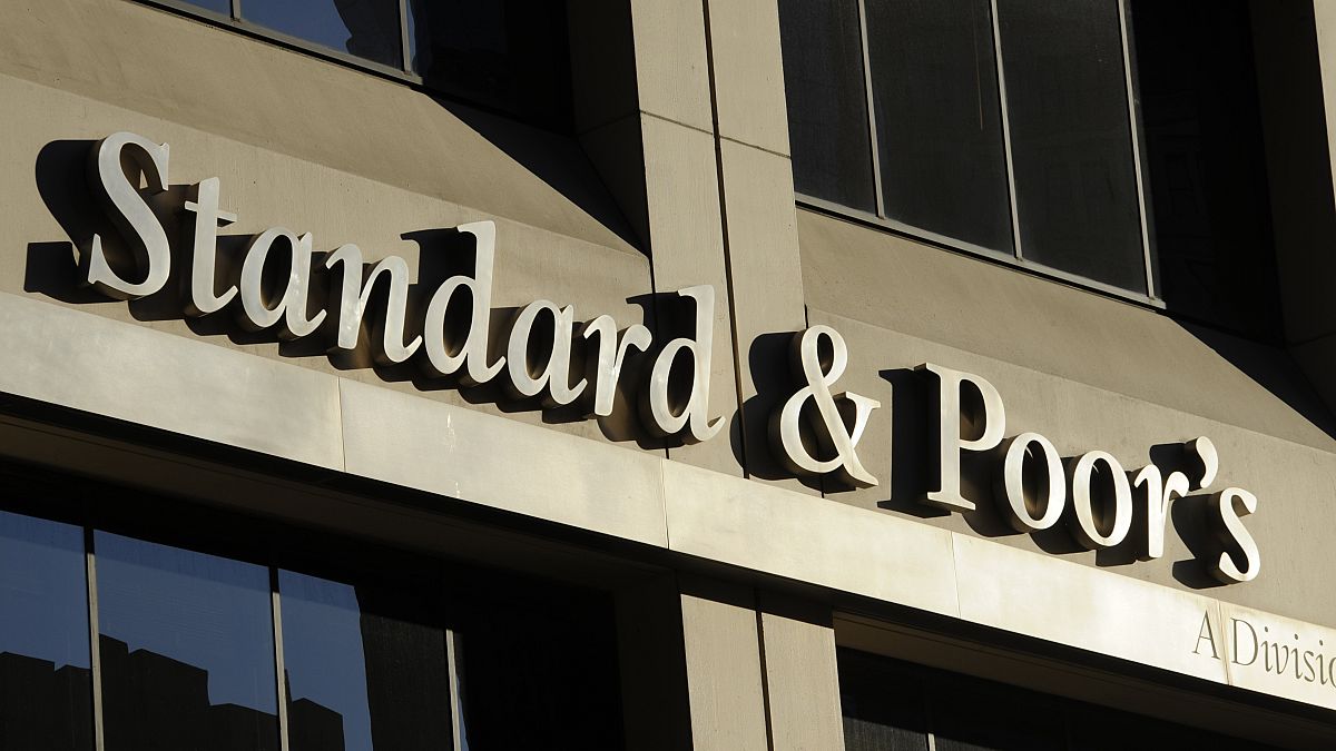 S&P Türkiye'nın kredi notunu değiştirmedi, resesyon uyarısı yaptı