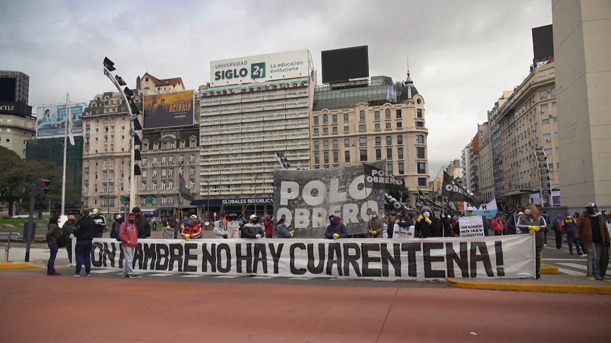 Arjantinliler gıda yardımı eksiğini protesto etti: 'Açlık varsa, karantina olmaz'