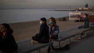 Maske und Mindestabstand: So könnte Strandurlaub in Corona-Zeiten aussehen