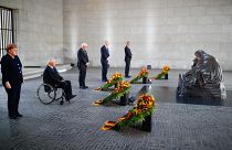 Bundeskanzlerin Merkel, Bundestagspräsident Schaeuble, Präsident Steinmeier, Bundesratspräsident Woidke (Photo by HANNIBAL HANSCHKE / POOL / AFP)