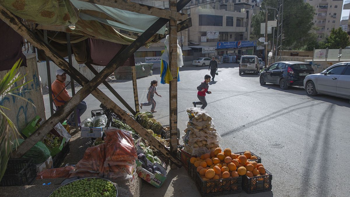 سوق في بلدة كفر عقاب بالضفة لغربية 