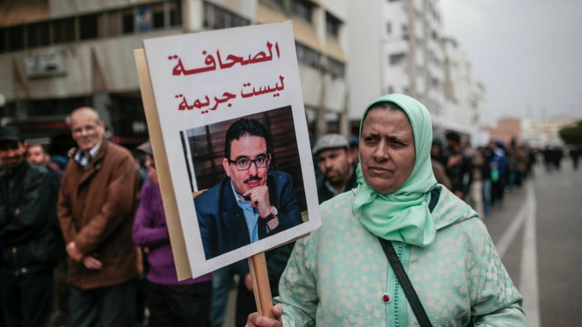 السلطات المغربية تفتح تحقيقا بعد الاعتداء على صحفيين