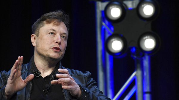 Elon Musk kiakadt, el akarja költöztetni a Tesla központját Kaliforniából Elon Musk kiakadt, el akarja költöztetni a Tesla központját Kaliforniából